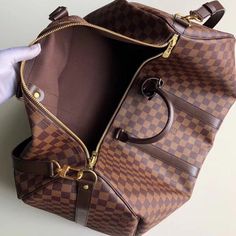 Size: Standard Size It comes with Dust box, Care manual, Tag, and Paper bag. Louis Vuitton Keepall, Caribbean Netherlands, Travel Bags, Clutch Bag, Paper Bag, Things To Come, Shoulder Bag, Travel, Travel Bag