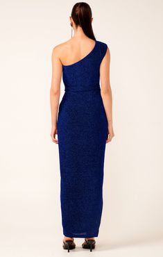 For an elegant formal dress that will be sure to wow, look no further than the Valedictory Dress in Sapphire. Offering a figure-flattering silhouette made from a luxurious stretch lurex fabric, the dress boasts a feminine and sophisticated style that exudes timeless glamour. This style features subtle waist gathering that adds drape and flatters the tummy. Ideal for ball events, black tie events, formal events, gala's, or even a school formal.  Luxurious sapphire metallic stretch fabric provides Valedictory Dress, Elegant Formal Dress, School Formal, Black Tie Events, Lurex Fabric, Cute Black Dress, Dresses Formal Elegant, Black Tie Event, Long Black Dress