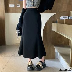 Olivia Mark - High-Waisted Mermaid Skirt - Midi-Length Pencil Skirt Skirt Midi, Mermaid Skirt, Ruffle Skirt, Types Of Skirts, Midi Length, Pencil Skirt, Midi Skirt, Mermaid, Dress Outfits