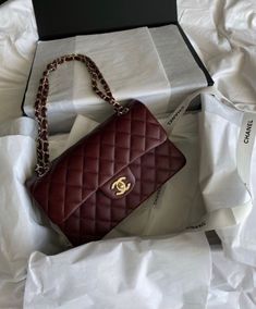 Drømme Liv, Sacs Design, Red Chanel, Luxury Bags Collection, Tas Fashion, Fancy Bags, Bags Aesthetic, Pretty Bags, Foto Inspiration