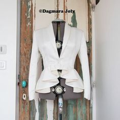 This elegant  jacket, made of beautiful satin duchesse is must have in every women's wardrobe. You can wear it over your favourite top, tight jeans, pencil skirt, high heels or flats and you will look very elegant and feminine or for your wedding Fully lined. Features: -shawl collar -pleated peplum -fermeture- pearls ( can be replaced for normal buttons -fabric - satin duchesse and shiny coton for front peplum -lining -bemberg ( natural fibre) Made in France to order ( please choose your size, you can check your measurements on the size chart on the last photo-After purchase i will contact with you , so we could together double check your measurements ) Fitted Blazer Outfit, Ladies Short Coat, Clothes Combination, Wedding Blazer, Peplum Dresses, Outfit Mit Blazer, Blazer Wedding, Wedding Blazers, Womens Wardrobe