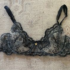 Brand New With Tags Black Delicate Lace Bra For Evening, Black Delicate Lace Evening Bra, Elegant Evening Bra With Delicate Lace, Chic Evening Bra, Black Evening Bra, Chic Black Bra For Night Out, Chic Black Bra For Evening, Chic Black Bra For Evening Wear, Chic Black Evening Bra