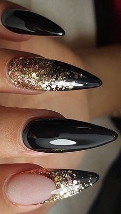 Black Gold Nails, Nails With Glitter, Unghie Sfumate, Black Nail Designs, Ideas Nails, Nails Black, Gold Nails