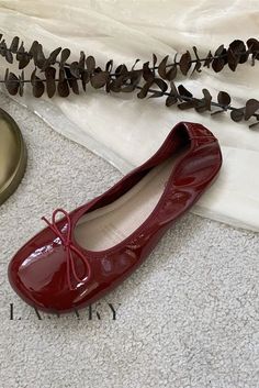 Lasaky - Womens Elegant Flat Heel Evening Shoes in Ravishing Red - Perfect for Special Occasions and Weddings Red Wedding Shoes, Elegant Flats, Dressing Style, Comfortable Flats, Evening Shoes, Red Wedding, Low Heels, Wedding Shoes, Blue Black