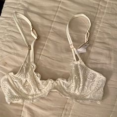 Aerie Lace Small Now In Center Adjustable Clasp Closure In Back Adjustable Strap Rose Gold Hardware Not See Through Super Cute And Comfy! Brand New No Tag Never Worn Size 30b (But Is Adjustable) White Party Bra With Adjustable Straps, White Padded Bra For Party, White Lace Bra With Straps, Lacey Bra, Lace Bra Top, Aerie Bralette, Aerie Bras, Pink Lace Bra, Lace Halter Bralette