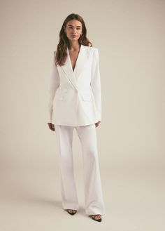 white linen White Tailored Suit Women, Tailored Suit Women, Open Outfits, White Linen Blazer, Tennis Open, The Suits, Wedding Suit, White Bridal, Tailored Suits