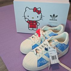 New, Never Worn. Womens Size 9. Hello Kitty Boots, Hello Kitt, Hello Kitty Bow, Hello Kitty House, Hello Kitty Shoes, Beige Sneakers, Pretty Shoes Sneakers, Uniqlo Bags, Vintage Chanel Handbags