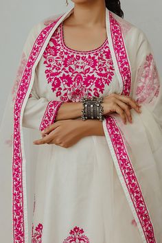 Buy Ivory Chanderi Hand Embroidered Aari Round Beaming Bee Kurta Sharara Set For Women by WABI SABI BY ANSHUM-RITESH Online at Aza Fashions. Kurta Sharara Set, Kurta Sharara, Sharara Set, Indian Fashion Dresses, Suit Designs, Color Ivory, Set For Women, Wabi Sabi, Aza Fashion