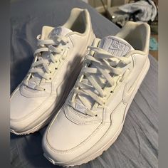 Brand New Worn Once Men Nike, Nike White, White Nikes, Mens Shoes Sneakers, Men's Nike, Air Max, Nike Men, Nike Air Max, Nike Shoes