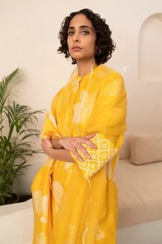 Shop for Arcvsh by Pallavi Singh Yellow Chanderi Flower Bloom Print Kurta With Pant for Women Online at Aza Fashions Festive Summer Sets With 3/4 Sleeve, Collar Kurta, Embroidered Cuffs, Scallop Trim, Print Flower, Kurta With Pants, Yellow Print, Kurta Set, Yellow Flower