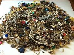 Vintage Modern Jewelry Lot Huge 3 - 4 Pound Junk Wear Craft Brooch Art Necklace | eBay Tangled Jewelry, Vintage Modern Jewelry, Antique Costume Jewelry, Junk Jewelry, Diy Rhinestone, Art Necklaces, Dry Brush, Vintage Junk, Mismatched Earrings