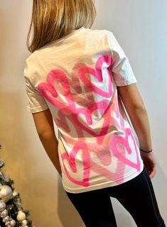 Personal white t shirts with spray heart in pink. Age 12/13 - 152 cms Teenage Clothing, White T Shirts, Heart T Shirt, Pink Paint, Age 12, Sorority, White Tshirt, White T