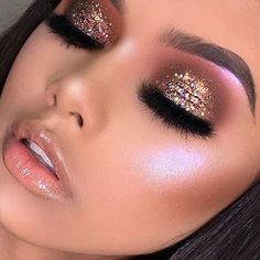 Pink Glitter Makeup, Gold Glitter Eyeshadow, New Makeup Ideas, Eye Glitter, Glitter Makeup Looks, Makeup Looks For Green Eyes, Birthday Makeup, Glitter Eye Makeup