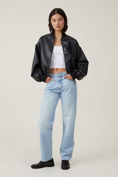 Sporty High Rise Jeans For Spring, Sporty High-waisted Jeans For Spring, Sporty Straight Leg Jeans For Fall, Sporty Denim Jeans For Fall, Sporty Fall Denim Jeans, Dark Wash Jeans Outfit, Dark Washed Jeans Outfit, Wash Jeans Outfit, Jeans Outfit