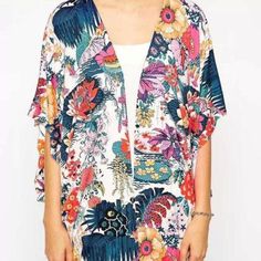 Extremely comfortable loose polyester open blouse.Wear it over a tank top and get all the attention. Loose Kimono, Holiday Blouses, Bohemian Kimono, Loose Cardigan, Bohemian Blouses, Modern Vintage Fashion, Boho Kimono, Beach Tops, Kimono Cardigan