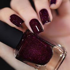 Dark Sparkle Nails, Dark Red Sparkle Nails, Dark Color Nail Ideas, Dark Sparkly Nails, Dark Nails Ideas, Holiday Dip Nails, Nails Dark Purple, Purple Nail Polish