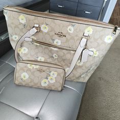 Like New Floral Coach Set Coach Beige Bag With Snap Closure, Coach Cream Bags With Removable Pouch, Coach Cream Wallet With Zipper Closure, Coach Cream Shoulder Bag With Zipper Closure, Coach Wallet With Zipper Closure For On-the-go, Bags Coach, Coach Purse, Coach Purses, White Cream