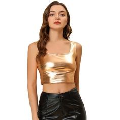 The shiny metallic crop top that can be added to your party collection, is suitable for parties, clubs, cocktails, nights out, and gathering! The fashionable style highlights your torso well and shows your shoulders at the same time. The perfect eye-catching sleeveless crop top with metallic shining, allowing you to shine on the night of the party. Rose Gold Clothes, Dance Crop Tops, Gold Crop Top, Metallic Crop Top, Cocktail Night, Party Kleidung, Club Tops, Crop Top Outfits, Cropped Tops