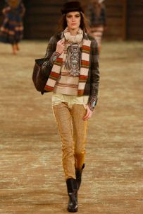 2014 Fall-Leather, scarves, and embellishments Fall 2014 Fashion, Mode Tips, 2014 Trends, Chanel Collection, Chanel Fashion, 2014 Fashion, Fall 2014, Pre Fall