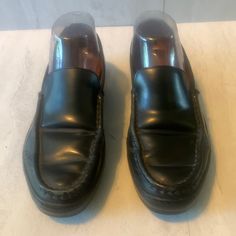 Brand: Tod's Size: 8.5 Color: Black Good Pre-Owned Condition Normal Wear Smoke And Pet Free Environment Defects: None Bin# 94 Source Code Black Closed Toe Slip-ons With Leather Footbed, Black Leather Almond Toe Shoes For Business Casual, Black Leather Loafers For Business Casual, Black Almond Toe Leather Shoes For Business Casual, Black Closed Toe Dress Shoes For Fall, Black Almond Toe Shoes For Business Casual, Black Leather Plain Toe Loafers, Black Leather Slip-ons With Almond Toe, Black Leather Footbed Moccasins For Business Casual