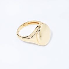 Buy a unique oval signet ring for women. | Discover a large collection of everyday sparkling jewels. | ✅ We offer FREE Worldwide Shipping. Signet, meaning small seal, was originally worn by men with the ring bearing their family crest. It existed in a world where men made the rules, owned property, had a signature. These rings were known as the gentleman's ring. But, today signet rings are seen stylishly adorning the fingers of women as well, showing just how far society has come. Jewelry engrav Rings Signet, Signet Ring Women, Oval Signet Ring, Signet Rings Women, Ring Bear, 7th Anniversary Gifts, Engraved Ring, 18th Birthday Gifts, Signet Rings