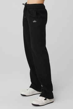 Accolade Straight Leg Sweatpant - Black Gym Sweats Outfit, Alo Sweat Set, Alo Sweatpants Outfit, Alo Sportswear, Alo Sweatpants, Black Sweats Outfit, Alo Shorts, Accolade Sweatpant, Alo Pants