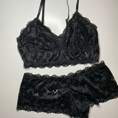 Women’s Black Lace Panty And Bra Lingerie Set 1xl Nwot Black Lounge Bottoms With Lace Trim, Pink Sports Bra, Black Bra, Womens Bras, Black Sports Bra, Bra Set, Bra Lingerie, Lingerie Lace, Retro Dress