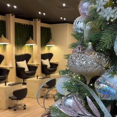 Step into the salon Christmas dreams are made of. With perfectly curated christmas decor and beautiful festive nail options you cannot get better.✨🎄⁠ ⁠ ⁠ #nails #nailsofinstagram #manicure #nailstagram⁠ #modernsalon #luxurysalon Townhouse Christmas, Better Nails, Salon Christmas, Nail Options, Festival Nails, Luxury Nails, Christmas Nail, Modern Salon, The Salon