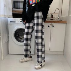 Loose Hip Hop Casual Plaid Long Pants – Nada Outfit Land Black And White Plaid Pants Outfit, Black Plaid Pants, Loose Trousers Women, Plaid Pants Outfit, High Waist Joggers, Plaid Pants Women, Korean Fashion Black, Female Streetwear, Casual Bottoms