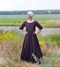 Regency Style Long Sleeve Medieval Dress For Festivals, Medieval Dresses With Historical Design For Fall, Regency Style Medieval Dress For Larp And Festivals, Medieval Overdress, Medieval Nightgown, Kirtle Dress, Medieval Gown, Medieval Garb, Medieval Period