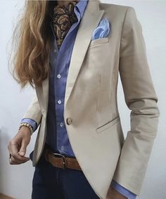 Tan Blazer And Jeans Outfit, Latte Outfit, Blazer Outfits Casual, Blazer Beige, Mode Casual, Looks Street Style, Stylish Work Outfits, Fashion Hacks Clothes, Casual Work Outfits