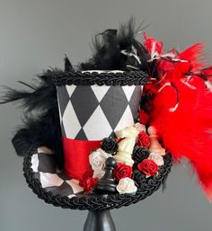 Mini Top Hat Kentucky Derby Hat Chess Mini Top Hat Mad - Etsy Mad Hatter Hat Ideas, Queen Of Hearts Hat, Queen Alice In Wonderland, Mad Queen, Wonderland Fashion, Tea Cups Diy, Hats Ideas, Queen Alice, Alice In Wonderland Mad Hatter