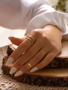 📌 Please Comment, Like, or Re-Pin for later 😍💞 simple gold jewelry, jewelry deals, fine jewelry clearance sale, fine jewelry necklaces, best places to buy gold jewelry, luxury brand jewelry Delicate Gold Ring, Gold Rings Simple, Dainty Gold Rings, Dope Jewelry, Gold Ring Sets, Delicate Rings