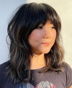 Haircuts Chubby Face, Shag With Round Face, Japanese Haircut Round Faces, Shag Haircut On Round Face, Wolfcut For Round Face Shape, Round Face Bangs Medium Hair, Soft Mullet Round Face, Hush Cut For Round Face, Plus Size Wolf Cut