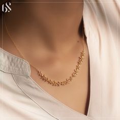 📌 Please Re-Pin for later 😍💞 simple gold jewelry, jewelry deals, fine jewelry clearance sale, fine jewelry necklaces, best places to buy gold jewelry, luxury brand jewelry قلادات متدلية, Choker Necklace Designs, Fancy Jewelry Necklace, Gold Jewelry Simple Necklace, Gold Chain Design, Gold Necklace Indian Bridal Jewelry, Gold Necklace Simple, Gold Jewelry Stores, Indian Jewellery Design Earrings