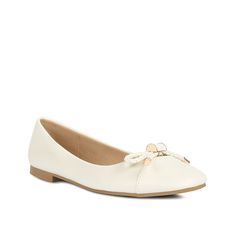 London Rag-Moi Ballet Flat Whether adding to a professional collection or finishing off a semi-formal ensemble, the Moi ballet flat from London Rag is there for you. The classic look, offset with a woven bow detail, brings a charming highlight to your look. Ballet Flat, Bow Detail, Semi Formal, Classic Looks, Ballet Flats, Ballet, Slip On, Bring It On, London