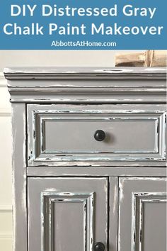 Gray Chalk Paint Furniture, Diy Paint Furniture, Diy Painted Furniture, Distress Wood, Diy Wood Stain, Chalk Paint Makeover, Gray Chalk Paint, Weathered Paint, Chalk Paint Colors