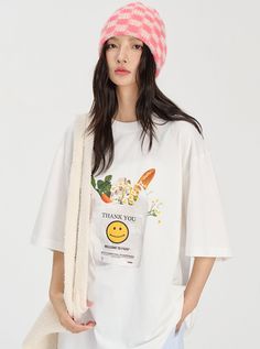 Creative Graphic Tee featuring unique and playful designs. Available in various colors including white and black, this oversized tee is perfect for casual, everyday wear. Size Chart (CM / IN) Size Length Shoulder Bust Hem Sleeve S 68 / 26.8 48.3 / 19.0 110 / 43.3 107 / 42.1 24.5 / 9.6 M 71 / 28.0 50.5 / 19.9 116 / 45.7 113 / 44.5 25.5 / 10.0 L 73 / 28.7 52 / 20.5 120 / 47.2 117 / 46.1 26 / 10.2 XL 75 / 29.5 53.5 / 21.1 124 / 48.8 121 / 47.6 26.5 / 10.4 Model Info:Height: 167 cmWeight: 40 kgWears White Cartoon Print T-shirt For Spring, Oversized Text Print T-shirt For Spring, Trendy Boxy Fit T-shirt For Summer, White T-shirt With Cartoon Print For Spring, Boxy Fit Letter Print Top For Spring, Spring Boxy Fit Tops With Letter Print, Spring Letter Print Boxy Top, White Casual T-shirt With Cartoon Print, Casual Crew Neck T-shirt With Cartoon Print