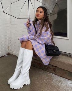 White Chunky Boots, Look Gatsby, Influencers Fashion, White Boots, Street Outfit, Chunky Boots, Fall Shoes, Winter Shoes, Fashion Poses