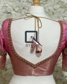 Simple Gold Work Blouse Designs, Blouse Simple Designs Indian, Traditional Blouse Designs Back Neck, Wedding Blouse Simple Designs, Simple Pink Blouse Work Designs, Wedding Blouse Designs Simple, Simple Aari Back Neck Design, Back Neck Designs For Blouses For Wedding, Wedding Blouse Back Neck Designs