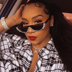 Sunglasses For Your Face Shape, Bling Sunglasses, Jewel Frames, Diamond Cat, Look Casual Chic, Rhinestone Sunglasses, Cat Eye Sunglasses Women, Cute Sunglasses, Fashion Eye Glasses