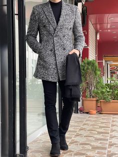 Davis Gray Patterned Double-Breasted Wool Coat – brabion Coat Men Outfit, Wool Long Coat, Gray Wool Coat, Slim Fit Coat, Style Inspiration Casual, Long Wool Coat, Men's Casual Style, Jacket Fashion, Black Scarf