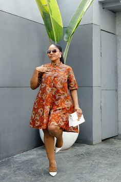 Juni dress Shirt Dress African Print, Shirt Dress Ankara African Style, Short Flare Dress Ankara, Simple African Dresses Casual, African Simple Dress Styles, Loose Ankara Dress Styles, Simple Chitenge Dress, Short Ankara Dresses Classy 2024, Ankara Shirt Dress For Women