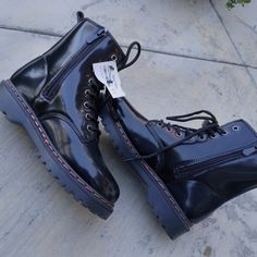 1 1/4" Heel Area. 6 1/4" Shaft. Super Cute, Shiny And New. Size 7.5. Top Moda, Dr Martens Boots, Moto Boots, Dr. Martens, Super Cute, Size 7, Women Shoes, Boots, Heels