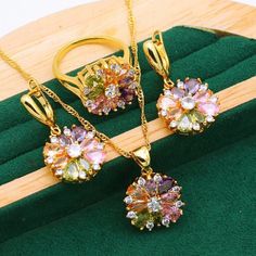 Luxury Flower Zircon Jewelry Set For Women Gold Wedding Jewelry Set Brand Name: Genuine-GemstoneMetals Type: 10K Yellow Gold platedMain Stone: ZirconStyle: TRENDYSide Stone: TopazItem Type: Jewelry SetsOccasion: WeddingShape\pattern: FlowerGender: WomenJewelry Sets Type: Bridal Jewelry SetsChain: 45cm+5cmBracelet: 18cm+2cm Wedding Jewelry Set, Gold Wedding Jewelry, Zircon Jewelry, Silver Jewellery Sets, Luxury Flowers, Laura Geller, 925 Silver Jewelry, Pendant Rings, Color Dorado