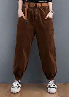 Beautiful casual pants unique chocolate Sewing pockets thick pants Materials used: blendedMeasurement:Size S length 93cm / 36.27 Vintage Harem Pants, Pants Unique, Sewing Pockets, Thick Pants, Balloon Pants, Tomboy Outfits, Denim And Lace, Loose Pants, Daily Dress