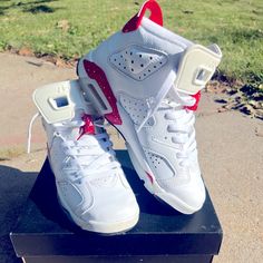 Size: 4y Barely Worn , Like New Original Box Included Cute Air Jordans, Jordan Shoes Red, Jordan 2s, Custom Jordan Shoes, Custom Jordans, Jordan Red, Jordan Sneakers, Kids Jordans, Jordans Sneakers