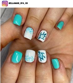 Mermaid Toenails Art Designs, Short Nails Beach Theme, Turtle Pedicure Ideas, Sea Turtle Pedicure Designs, Hawaiian Nails Designs Short, Turtle Gel Nails, Short Nail Designs Hawaii, Nail Design For A Cruise, Classy Tropical Nails