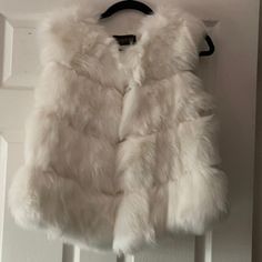 Super Cute Vest Casual White Fur Coat For Spring, Casual White Spring Fur Coat, White Faux Fur Lined Coat For Cold Weather, Fitted White Fur Coat For Spring, Fluffy Vest, Cute Vest, Western Vest, Skull Sweater, Floral Vests