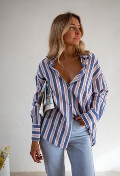 Blue Striped Sally Shirt Light Blue Collar Shirt Outfit Women, Blue Stripe Button Down Shirt Outfit, Blue Striped Button Down Shirt Outfit, Night Out Outfits For Women, Loose Shirt Outfit, Sally Shirt, Parisian Style Outfit, Women's Winter Fashion, Outfits For Women Summer